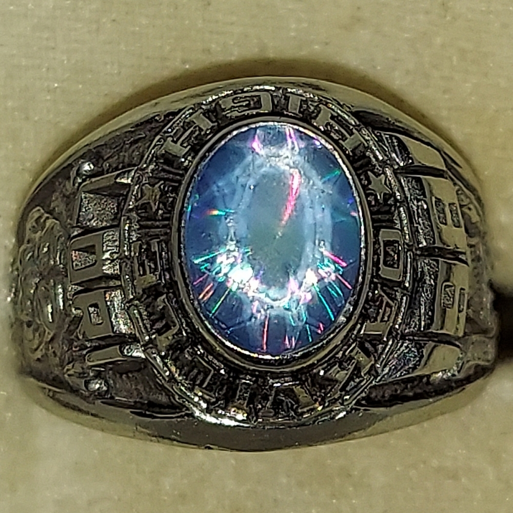 1981 Class Ring - image 1